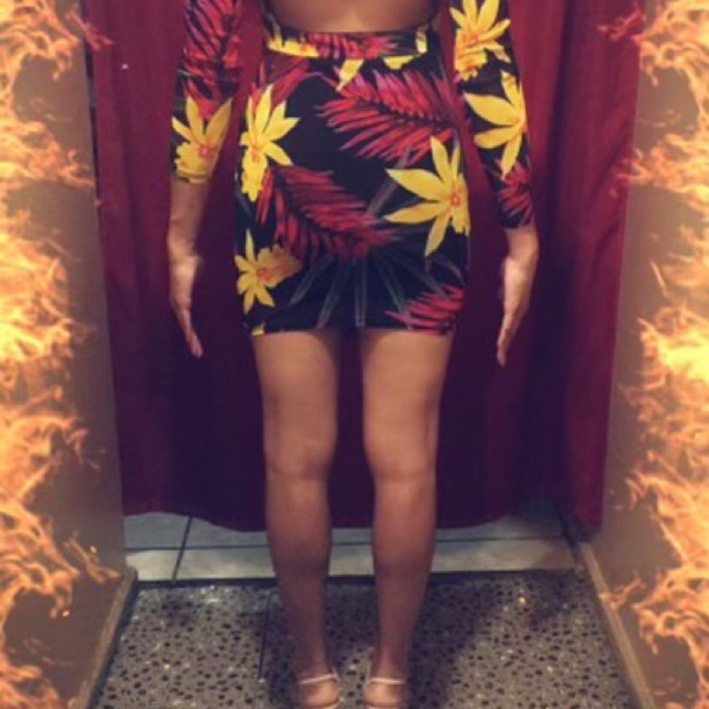 Dress - Picture 4 of 4